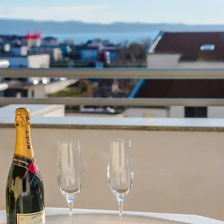 Penthouse Felicita سبليت